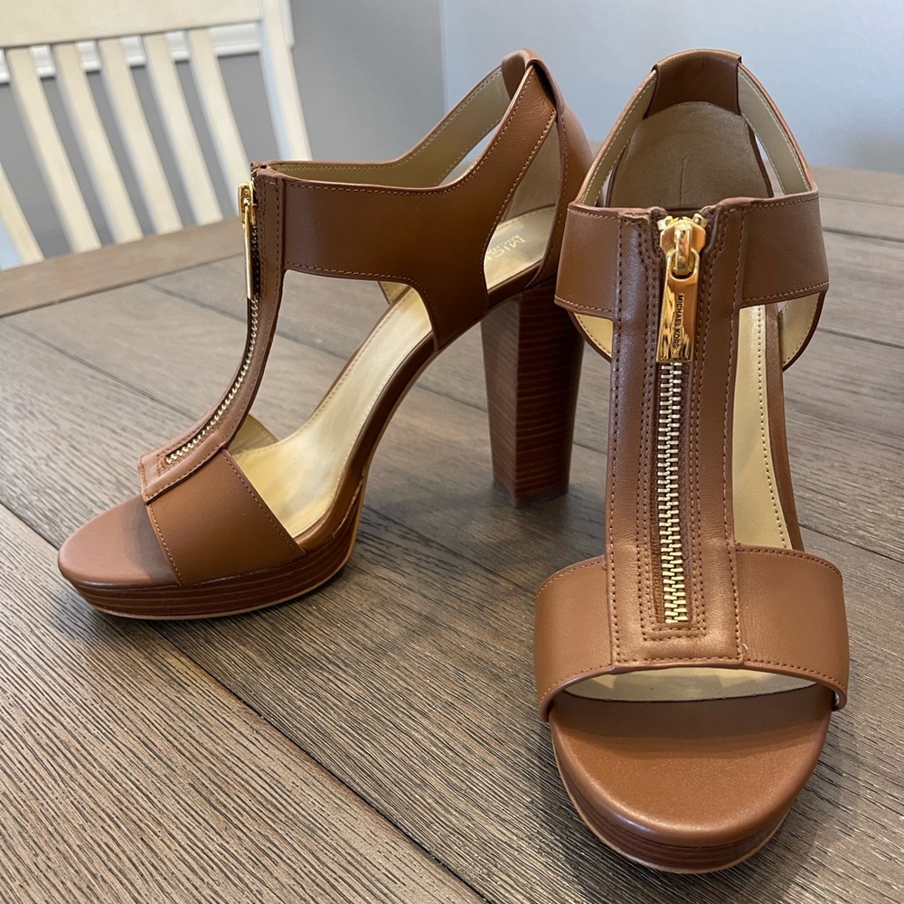 MICHAEL MICHAEL KORS
Women's Berkley T-Strap Platform Dress Sandals